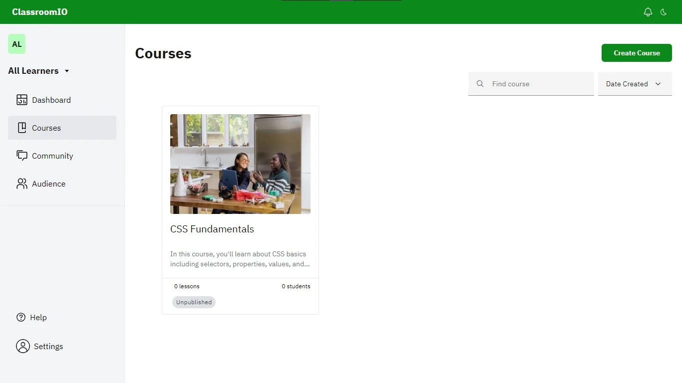 Courses page for organization displaying a sidebar menu and a course card component
